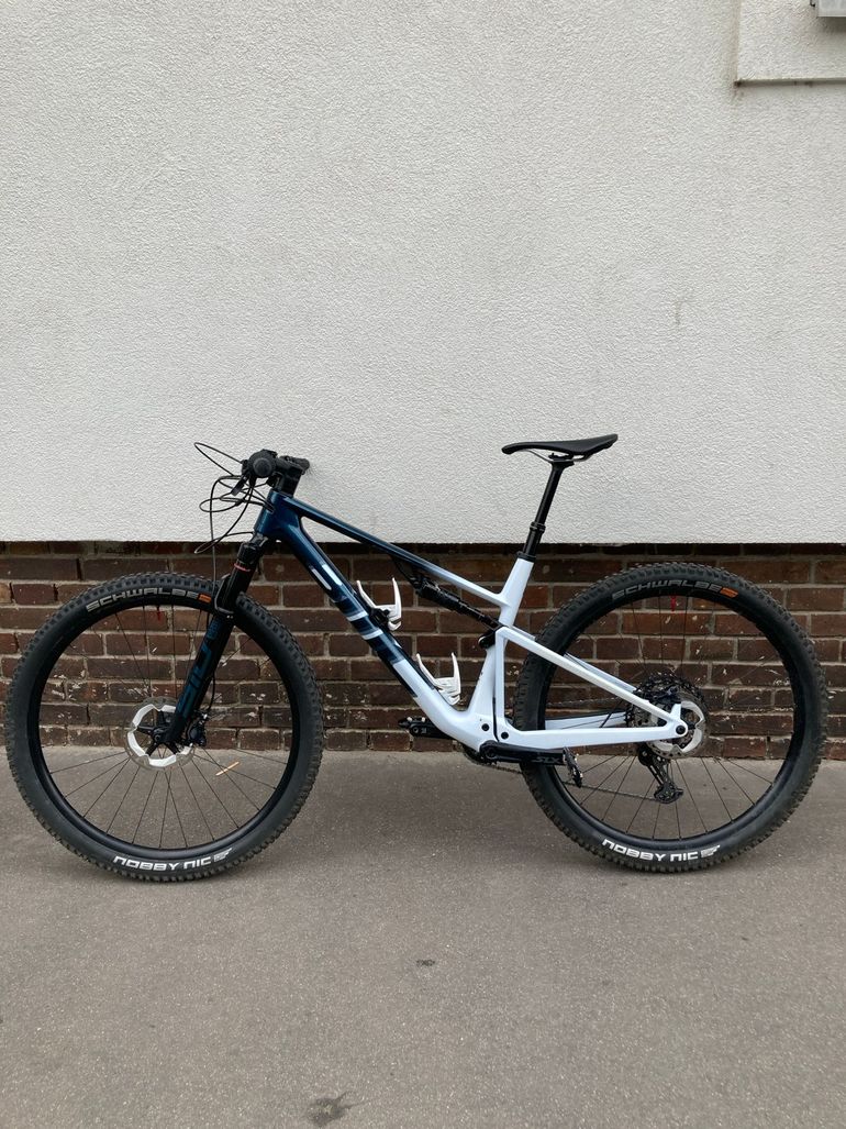 BMC Fourstroke THREE 2024 2024 Mountainbike d'occasion — image 2 sur 9