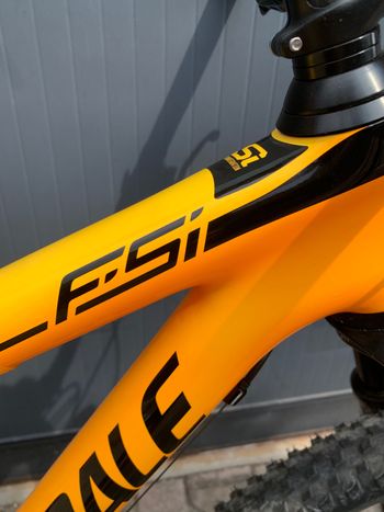 Używany Cannondale F-Si Carbon 3 2021 2021 Mountainbike — zdjęcie 8 z 10
