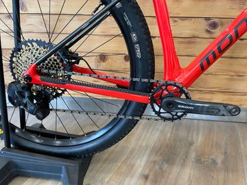 Mondraker CHRONO CARBON DC 2024 2024 Mountainbike usato, Rosso — immagine 2 di 3