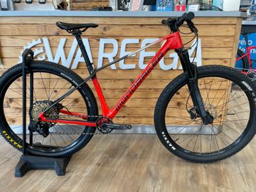 Mondraker CHRONO CARBON DC 2024 2024 Mountainbike usato, Rosso — immagine 1 di 3