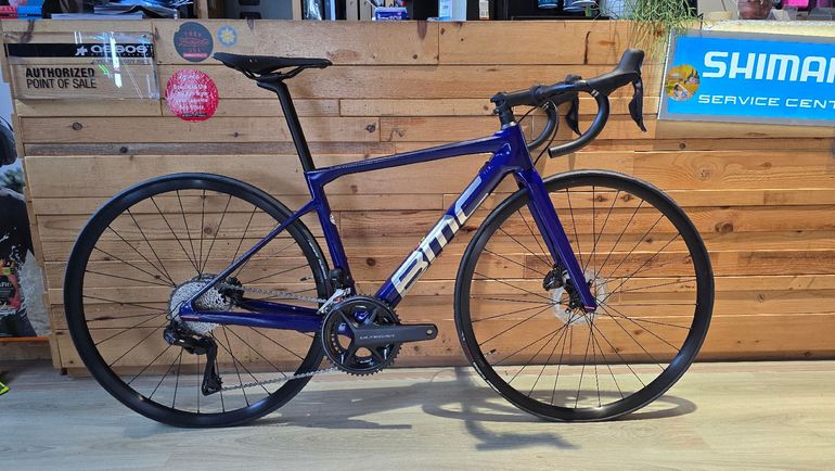 BMC Teammachine SLR THREE 2023 2023 Road & Gravel d'occasion — image 1 sur 4
