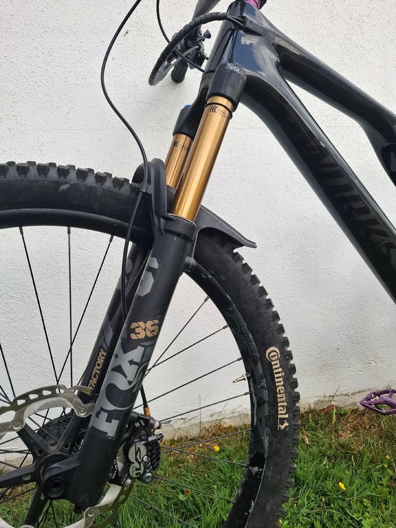 Used Specialized S-Works Stumpjumper EVO 2022 2022 Mountainbike, Black — image 6 of 7