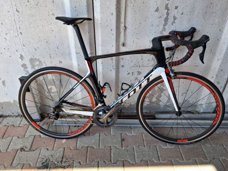 Used Scott 2016 Scott Foil 20 Aero Road Bike 2016 Road & Gravel, White — image 1 of 8