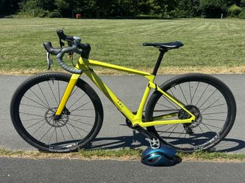 Used BMC URS 01 THREE 2021 2021 Road & Gravel, White — image 2 of 9