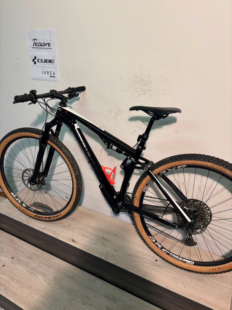 Gebrauchtes CUBE AMS 100 C:62 Race 29 2016 2016 Mountainbike, Schwarz, 29 — Bild 2 von 16