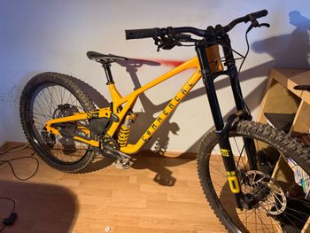 Used Commencal Custom SRAM GX 2025 Mountainbike, Orange — image 3 of 3