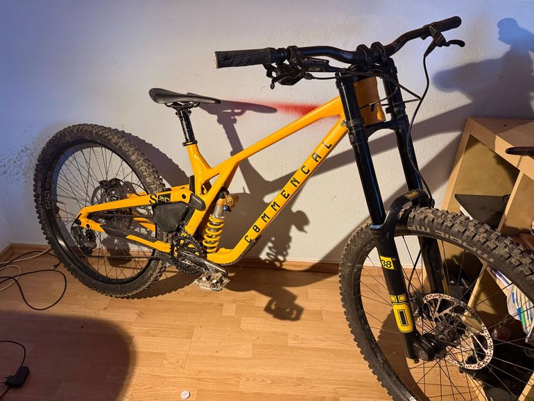 Used Commencal Custom SRAM GX 2025 Mountainbike, Orange — image 3 of 3