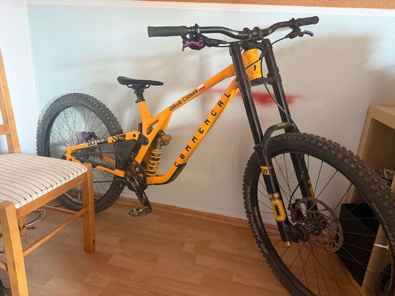 Used Commencal Custom SRAM GX 2025 Mountainbike, Orange — image 1 of 3