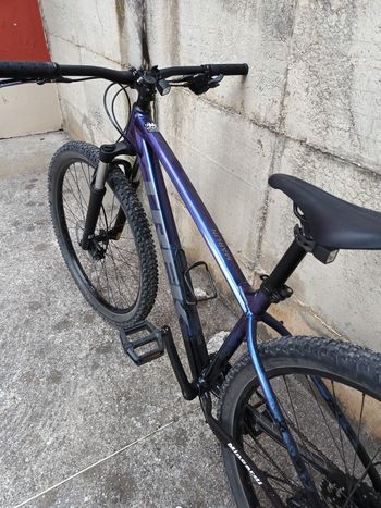 Used Trek Marlin 5 Gen 3 2024 2024 Mountainbike, Purple, 27.5, 29 — image 2 of 5