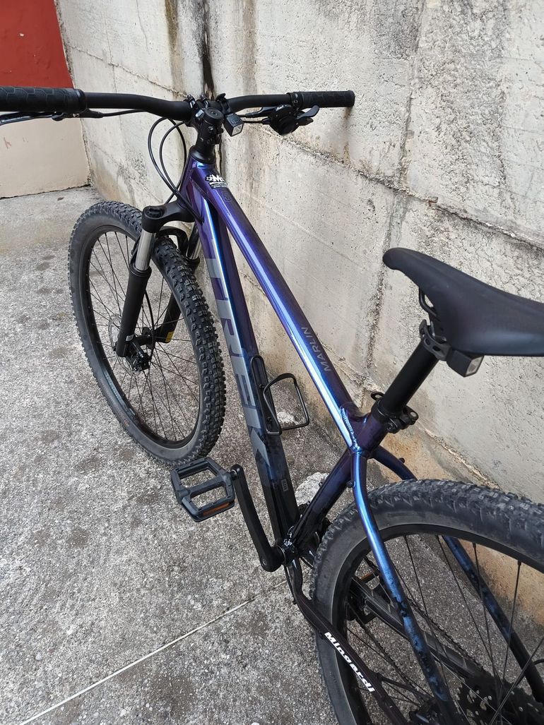 Used Trek Marlin 5 Gen 3 2024 2024 Mountainbike, Purple, 27.5, 29 — image 2 of 5