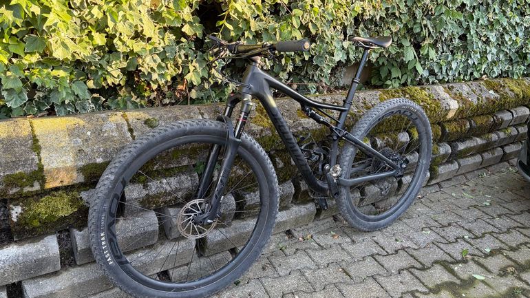 Specialized Men's Epic Expert 2019 2019 Mountainbike d'occasion — image 2 sur 30