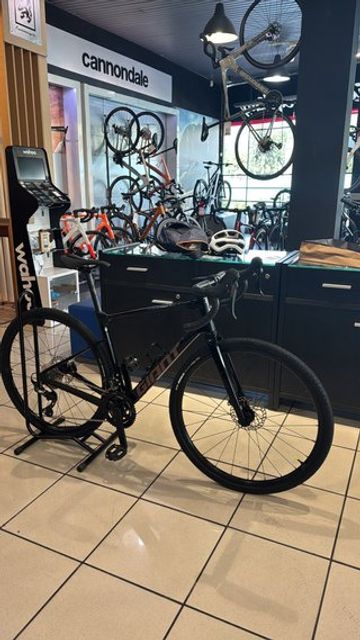 Gebrauchtes Giant Revolt ADV2 2025 Road & Gravel