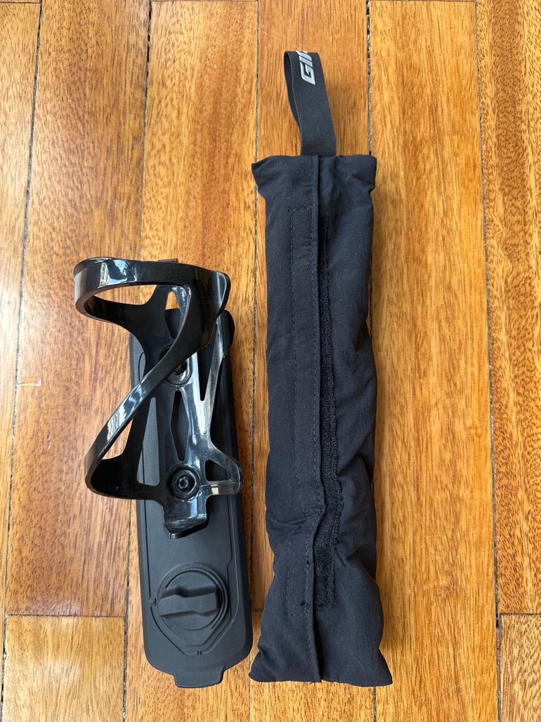 Used Giant Revolt ADV2 2025 Road & Gravel, Black — image 6 of 6