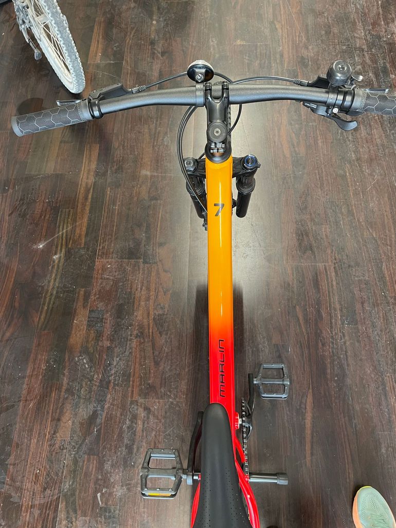Used Trek Marlin 6 2022 2022 Mountainbike, Orange, 27.5, 29 — image 6 of 7