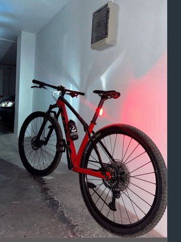 Used Trek Procaliber 9.5 2023 2023 Mountainbike, Red, 29 — image 5 of 6