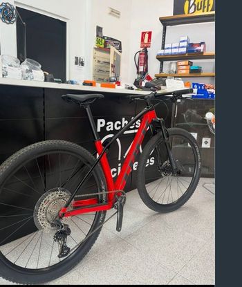 Used Trek Procaliber 9.5 2023 2023 Mountainbike, Red, 29 — image 4 of 6