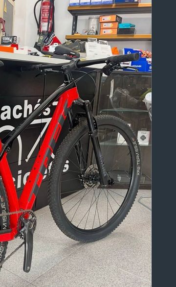 Used Trek Procaliber 9.5 2023 2023 Mountainbike, Red, 29 — image 6 of 6