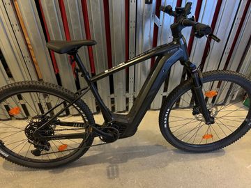 Gebrauchtes Focus JARIFA² 6.7 2025 2025 Mountainbike, Schwarz, 27.5 — Bild 1 von 7