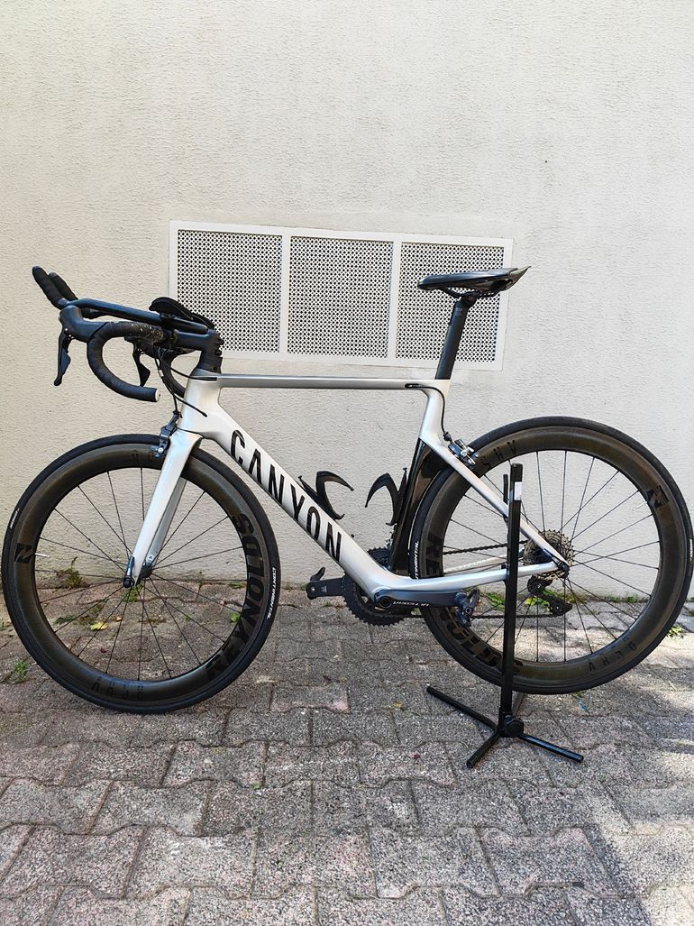 Used Canyon Aeroad CF SL 8.0 2020 2020 Road & Gravel, Light Gray — image 2 of 9