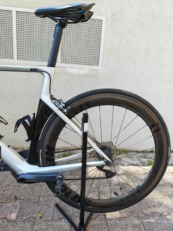 Used Canyon Aeroad CF SL 8.0 2020 2020 Road & Gravel, Light Gray — image 4 of 9