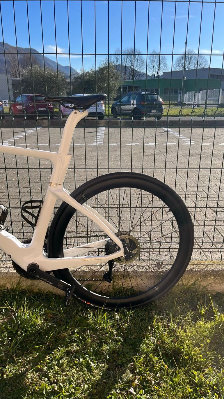 Used Pinarello Dogma Shimano Ultegra Di2 2023 Road & Gravel, White — image 5 of 7