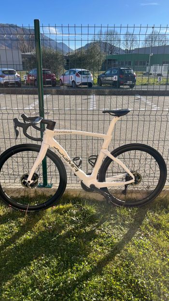 Used Pinarello Dogma Shimano Ultegra Di2 2023 Road & Gravel, White — image 2 of 7