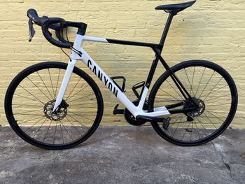 Used Canyon Ultimate CF SL 7 2023 2023 Road & Gravel, White — image 2 of 10