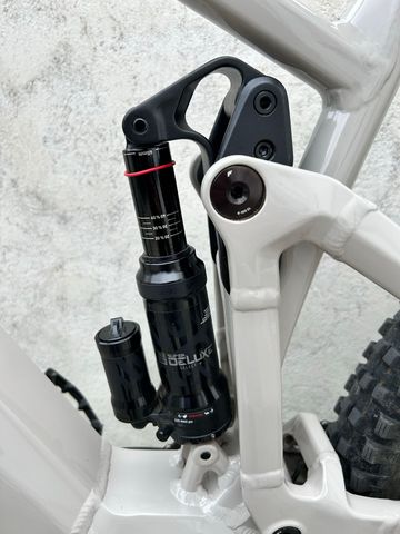 Used Focus SAM² 6.8 2022 2022 Mountainbike, Light Gray, 29 — image 10 of 19
