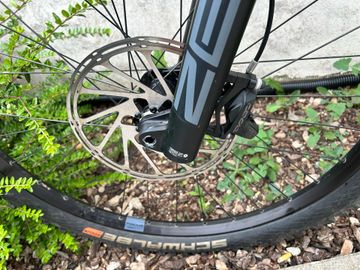 Used Focus SAM² 6.8 2022 2022 Mountainbike, Light Gray, 29 — image 7 of 19