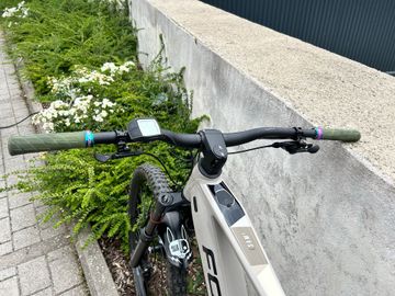 Used Focus SAM² 6.8 2022 2022 Mountainbike, Light Gray, 29 — image 8 of 19
