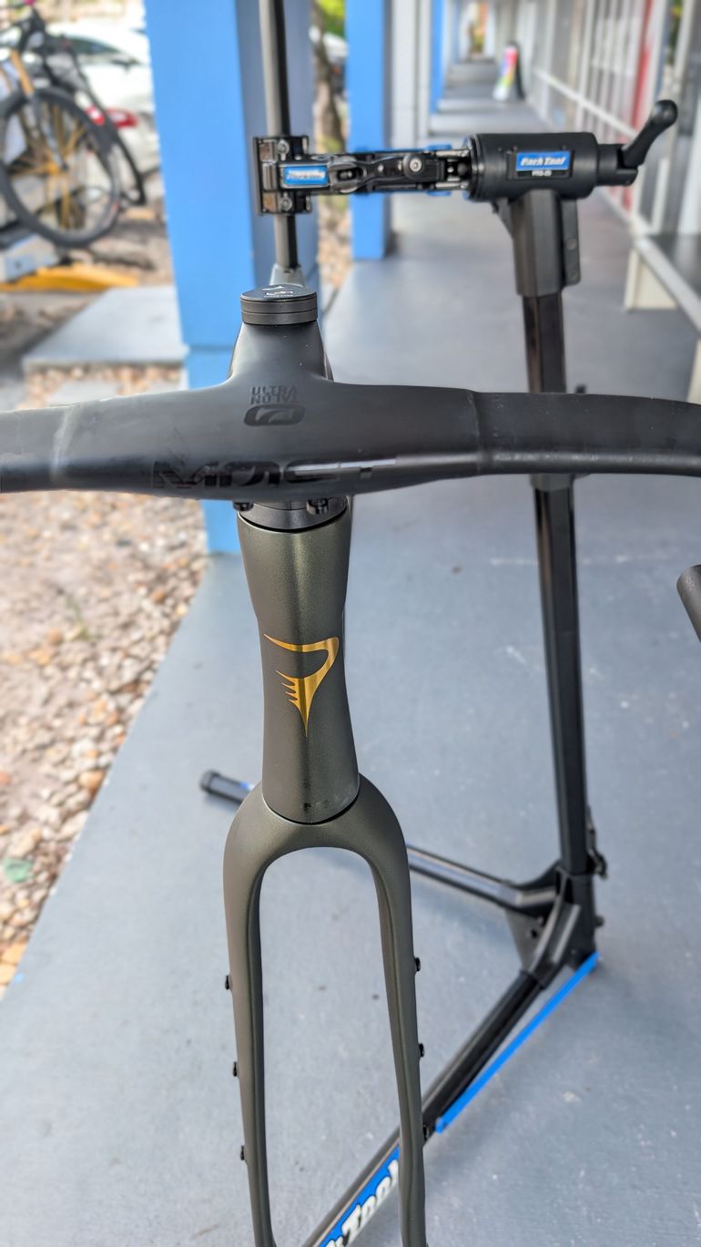 Used Pinarello GREVIL F3 2025 Frameset 2025 Road & Gravel, Green — image 4 of 5