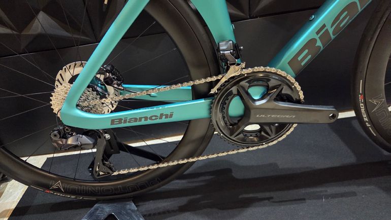 Used Bianchi Oltre PRO SHIMANO ULTEGRA DI2 2025 2025 Road & Gravel, Green — image 2 of 7