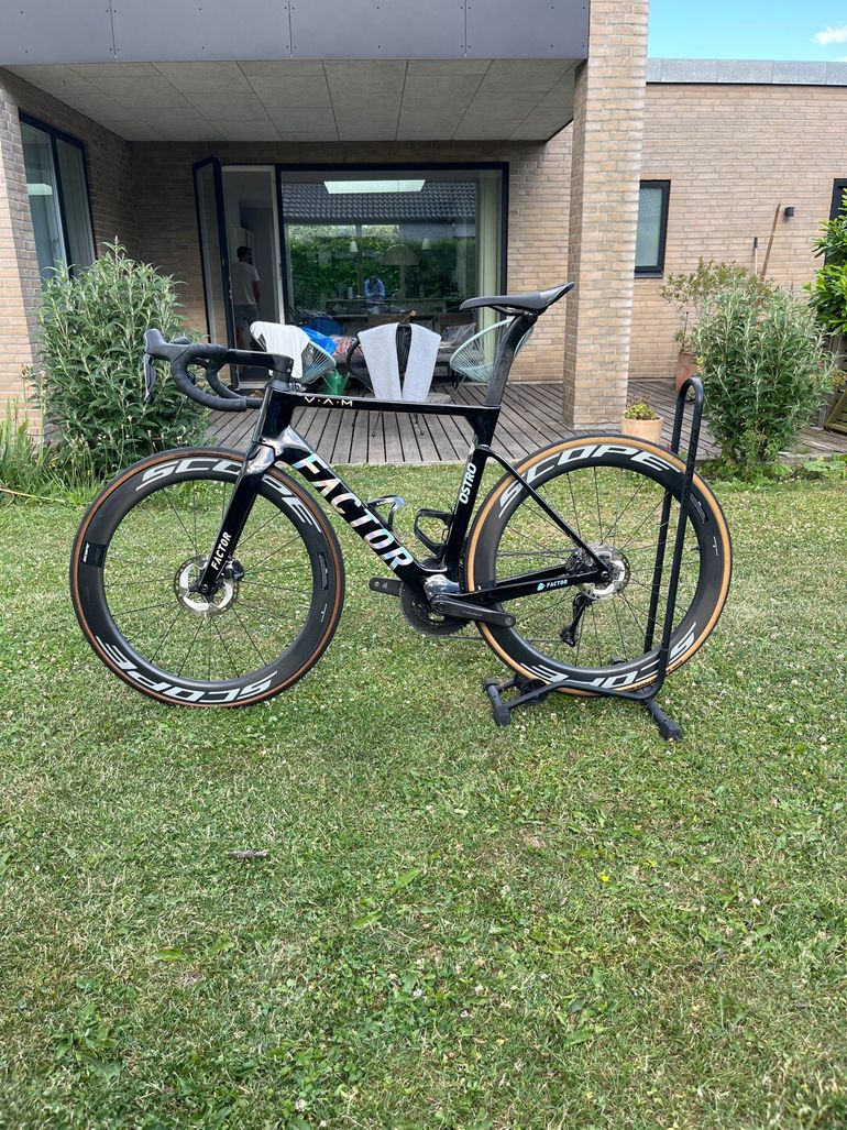 Used Factor OSTRO VAM Shimano Ultegra Di2 8170 2023 2023 Road & Gravel, Black — image 2 of 6