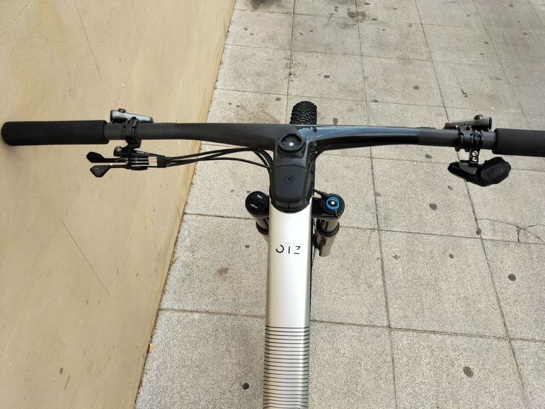 Orbea OIZ M-PRO 2023 2023 Mountainbike d'occasion — image 2 sur 13