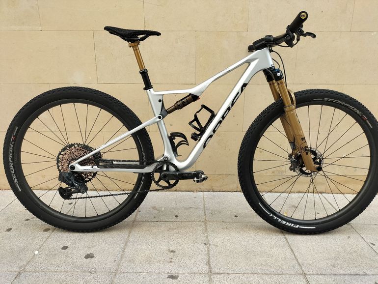 Orbea OIZ M-PRO 2023 2023 Mountainbike d'occasion — image 1 sur 13