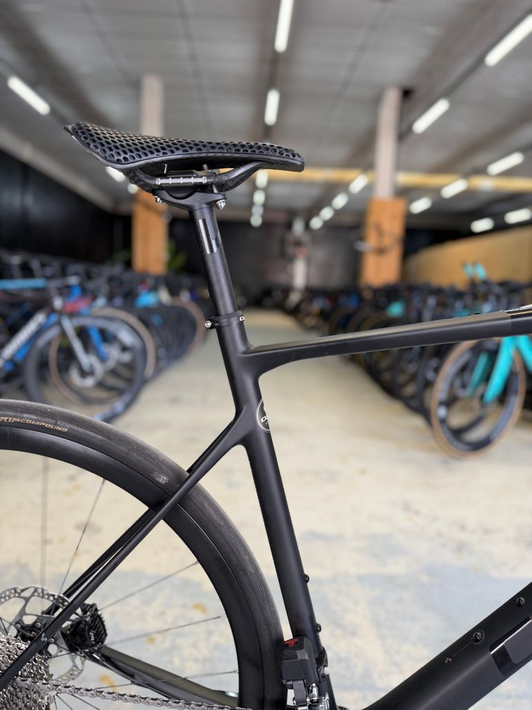 Used CUBE Attain C:62 SLX Di2 Carbon 2023 Road & Gravel, Black — image 7 of 23