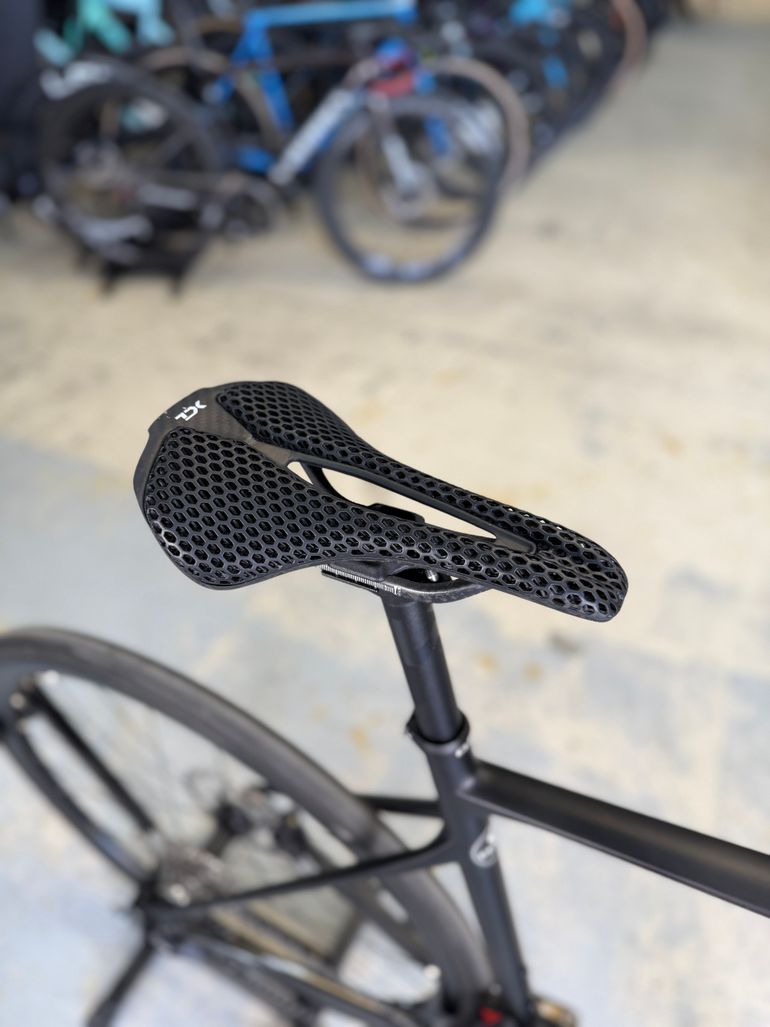 Used CUBE Attain C:62 SLX Di2 Carbon 2023 Road & Gravel, Black — image 15 of 23