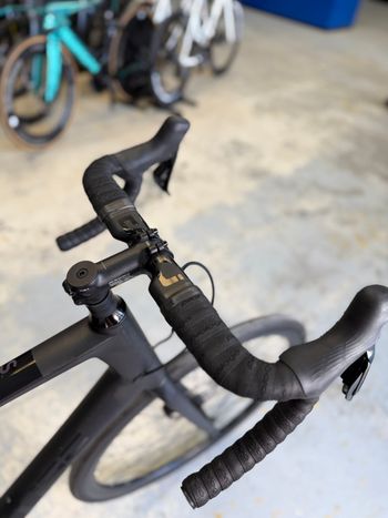 Used CUBE Attain C:62 SLX Di2 Carbon 2023 Road & Gravel, Black — image 17 of 23