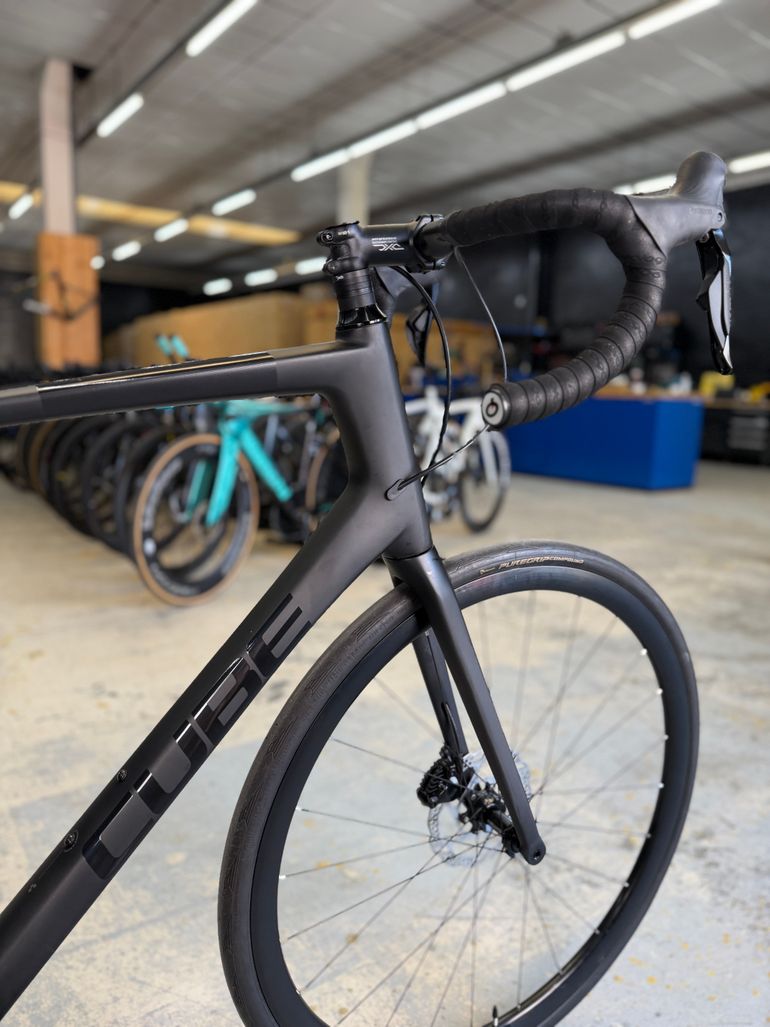 Used CUBE Attain C:62 SLX Di2 Carbon 2023 Road & Gravel, Black — image 6 of 23