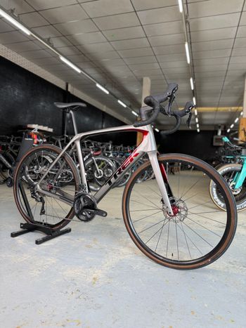 Used Trek Domane SL 5 Gen 4 2023 2023 Road & Gravel, Light Gray — image 2 of 24