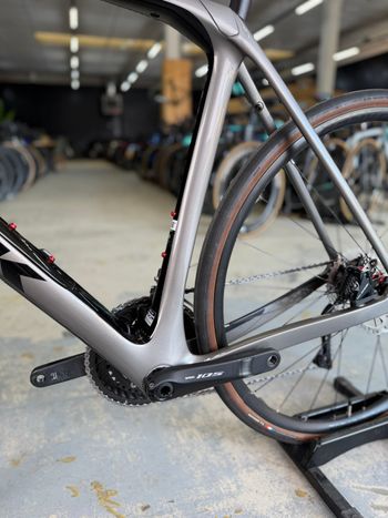 Used Trek Domane SL 5 Gen 4 2023 2023 Road & Gravel, Light Gray — image 20 of 24