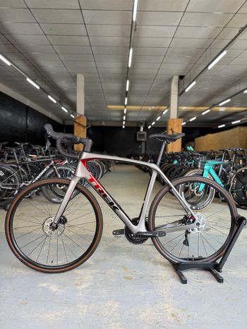 Used Trek Domane SL 5 Gen 4 2023 2023 Road & Gravel, Light Gray — image 15 of 24