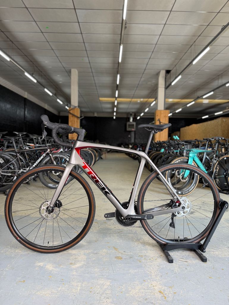 Used Trek Domane SL 5 Gen 4 2023 2023 Road & Gravel, Light Gray — image 15 of 24