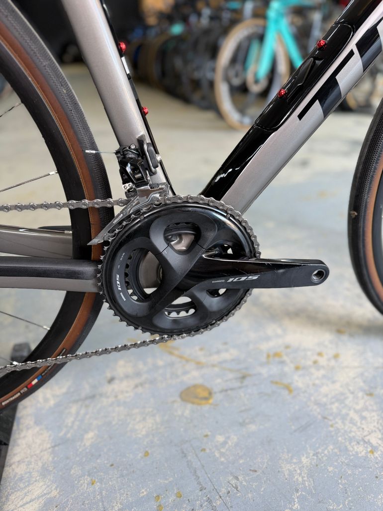 Used Trek Domane SL 5 Gen 4 2023 2023 Road & Gravel, Light Gray — image 11 of 24