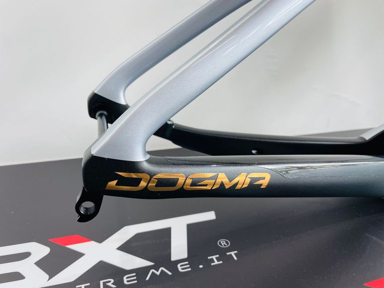Used Pinarello Dogma F J102 Molten Sand 430 Frameset 2027 Road & Gravel, Light Gray — image 5 of 6