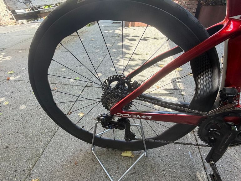 Tweedehands Pinarello DOGMA F DURA ACE Di2 2025 2025 Road & Gravel — afbeelding 4 van 11