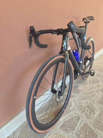 Używany Scott Addict 20 2026 2026 Road & Gravel — zdjęcie 3 z 9