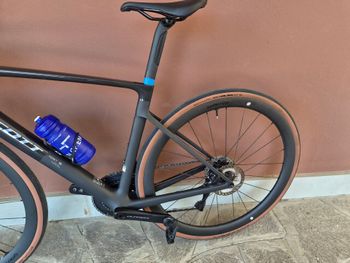 Używany Scott Addict 20 2026 2026 Road & Gravel — zdjęcie 5 z 9