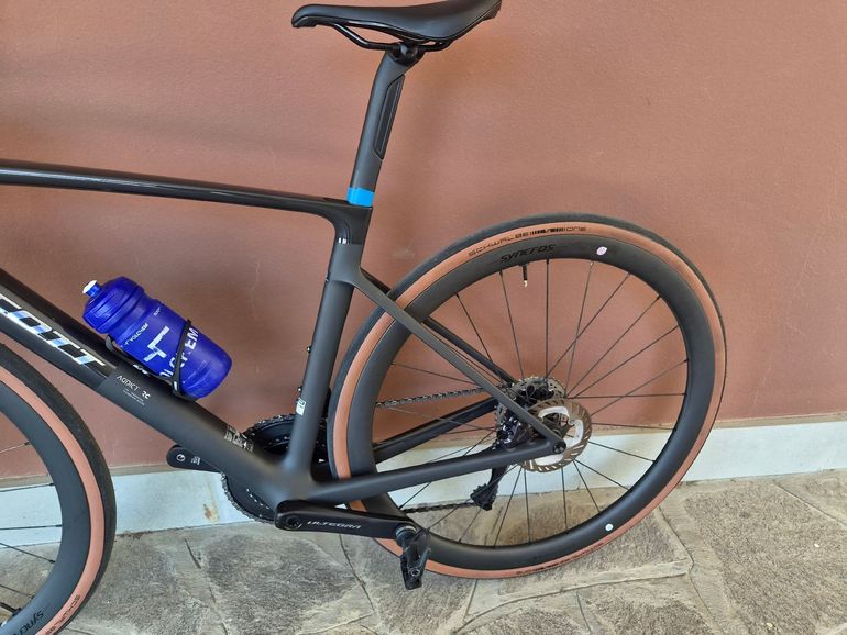 Używany Scott Addict 20 2026 2026 Road & Gravel — zdjęcie 5 z 9