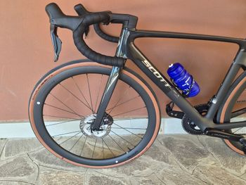 Używany Scott Addict 20 2026 2026 Road & Gravel — zdjęcie 2 z 9